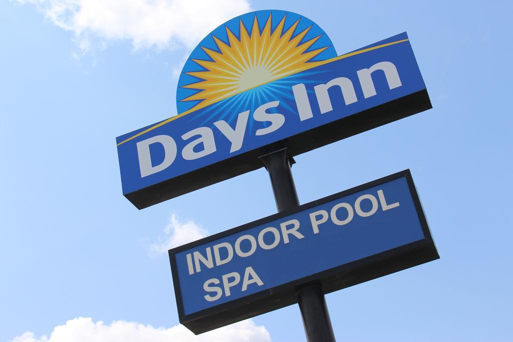 Days Inn By Wyndham Watertown Exterior foto