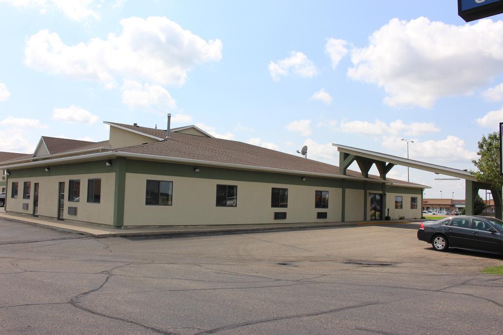 Days Inn By Wyndham Watertown Exterior foto