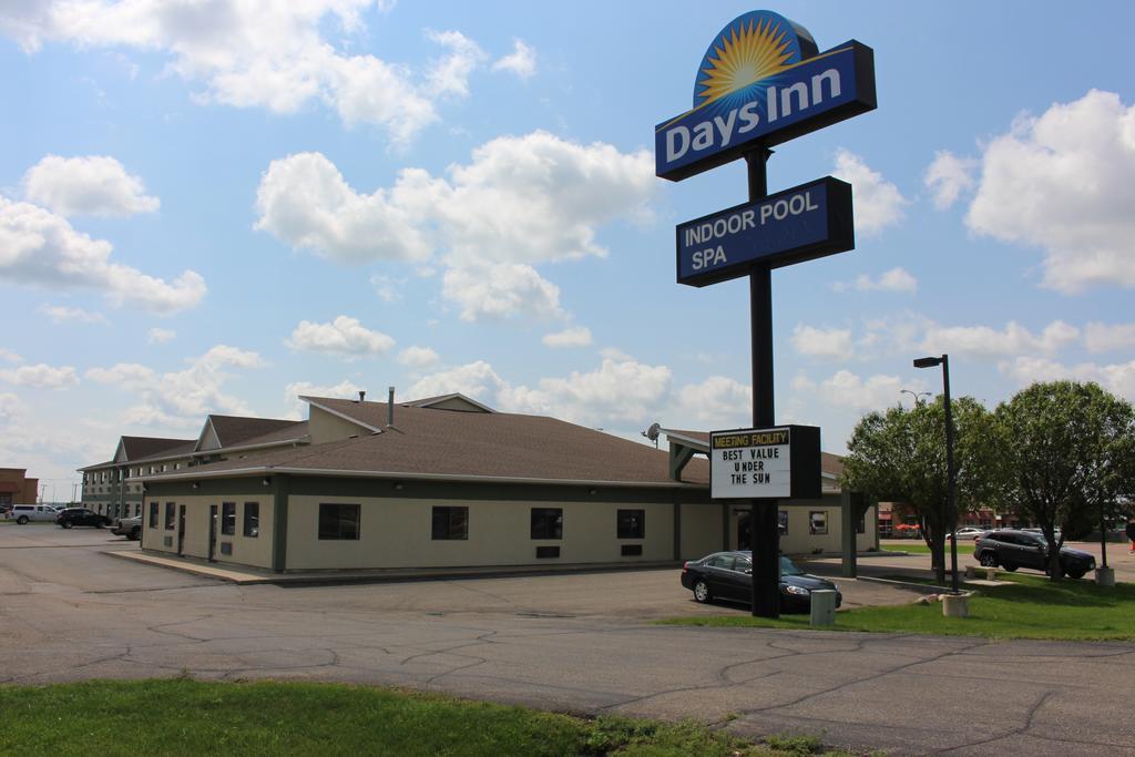 Days Inn By Wyndham Watertown Exterior foto