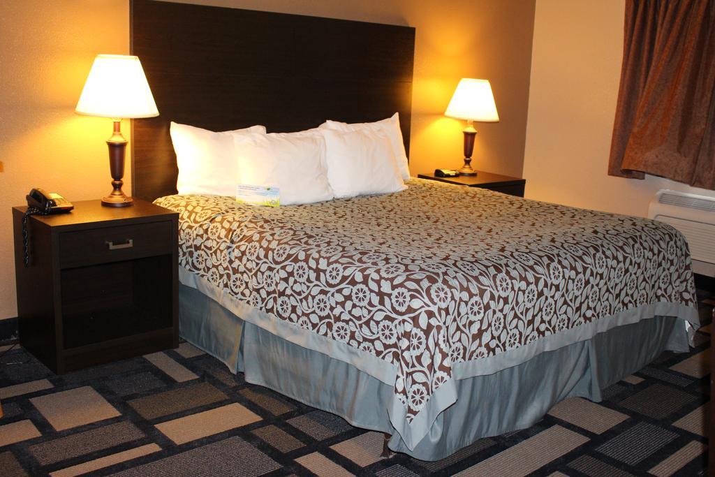 Days Inn By Wyndham Watertown Quarto foto