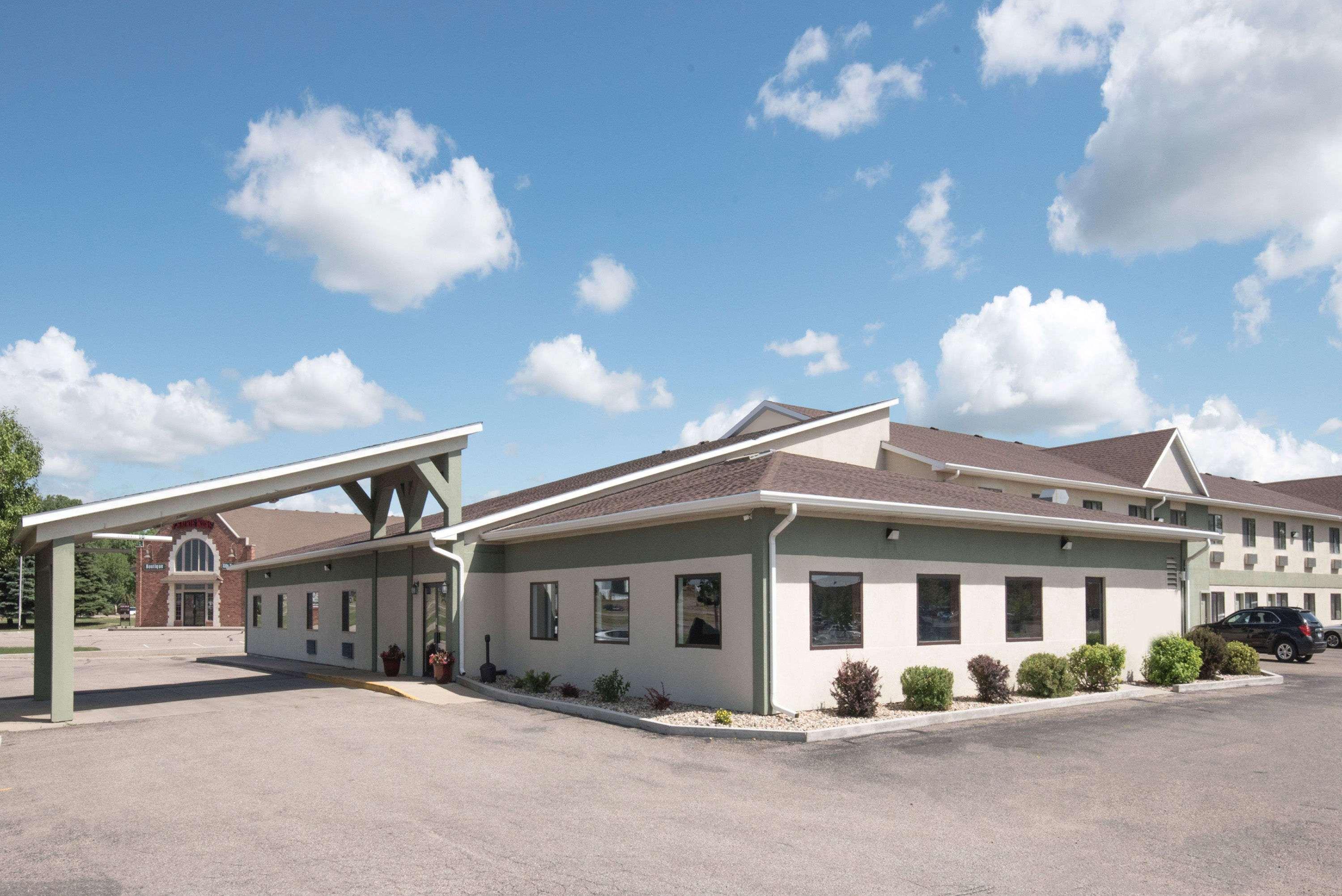 Days Inn By Wyndham Watertown Exterior foto